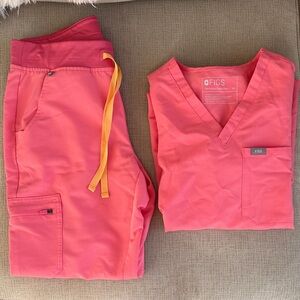 Figs Coral Scrub Set with Yellow Drawstring